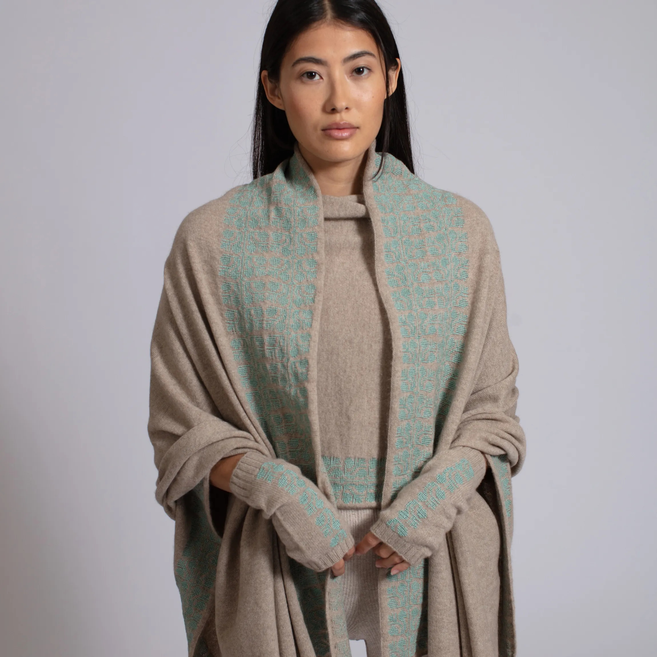 BEIGE CASHMERE SHAWL