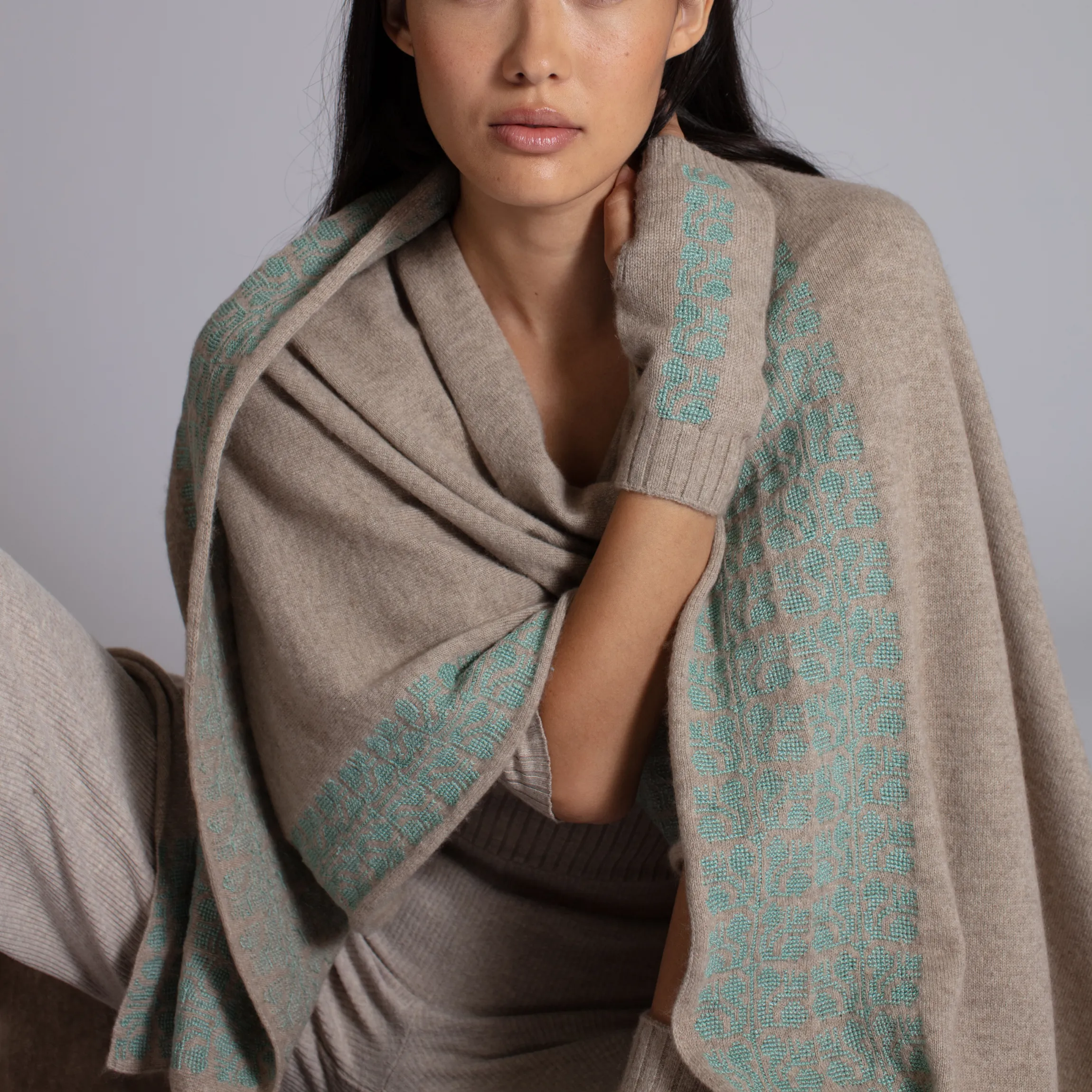 BEIGE CASHMERE SHAWL