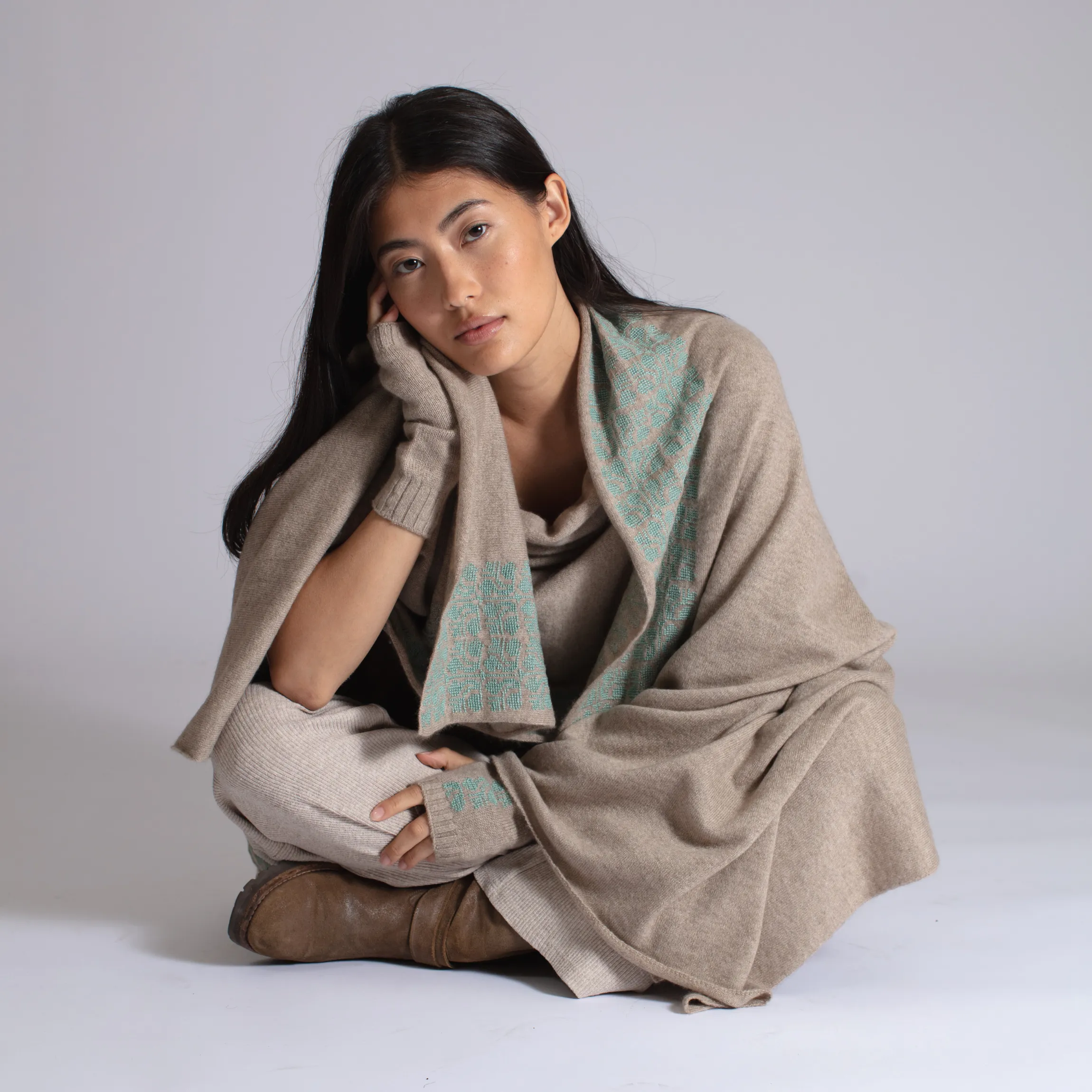 BEIGE CASHMERE SHAWL