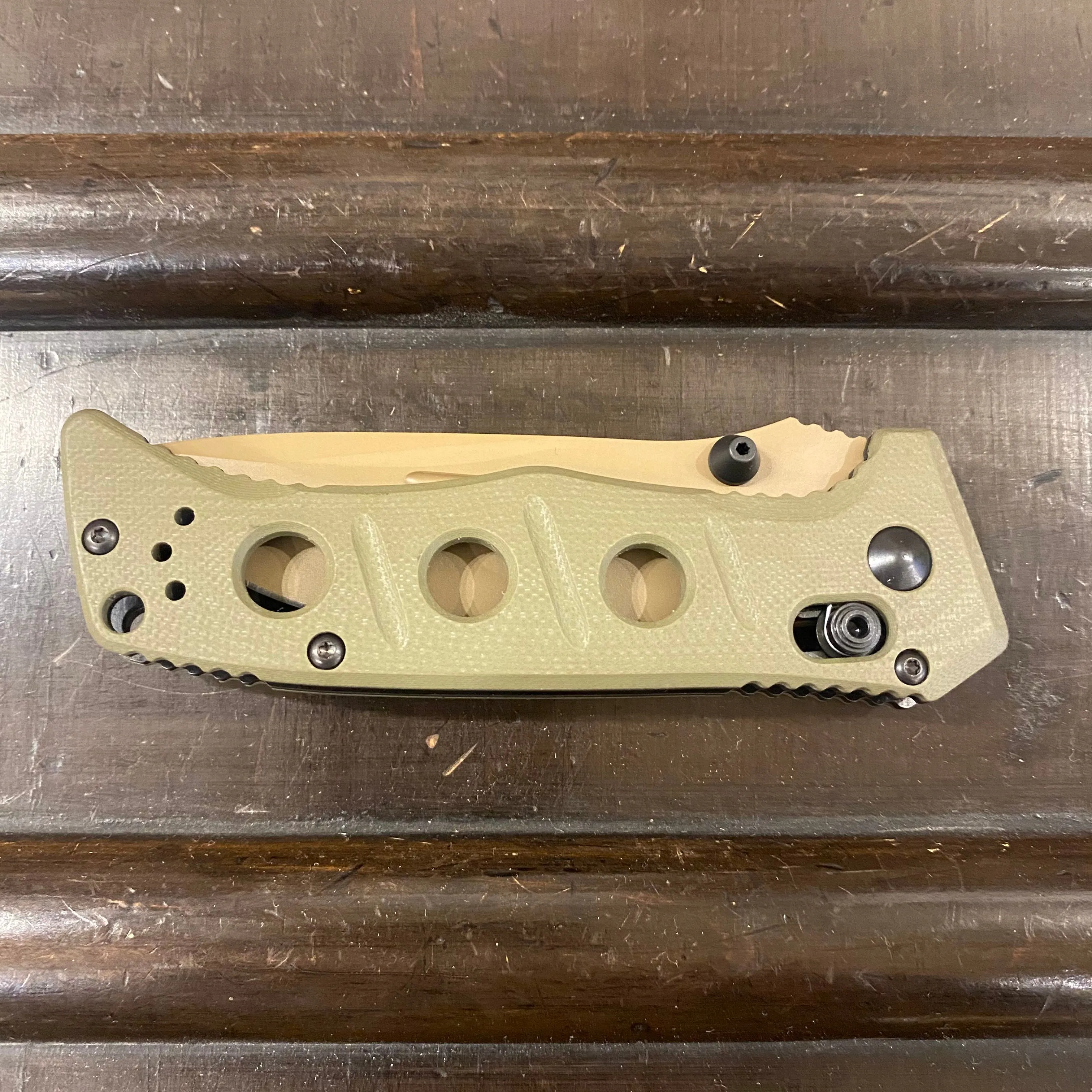 Benchmade 273FE-2 Mini Adamas Drop Point CPM-Cruwear AXIS Lock G10 Olive Drab Handle