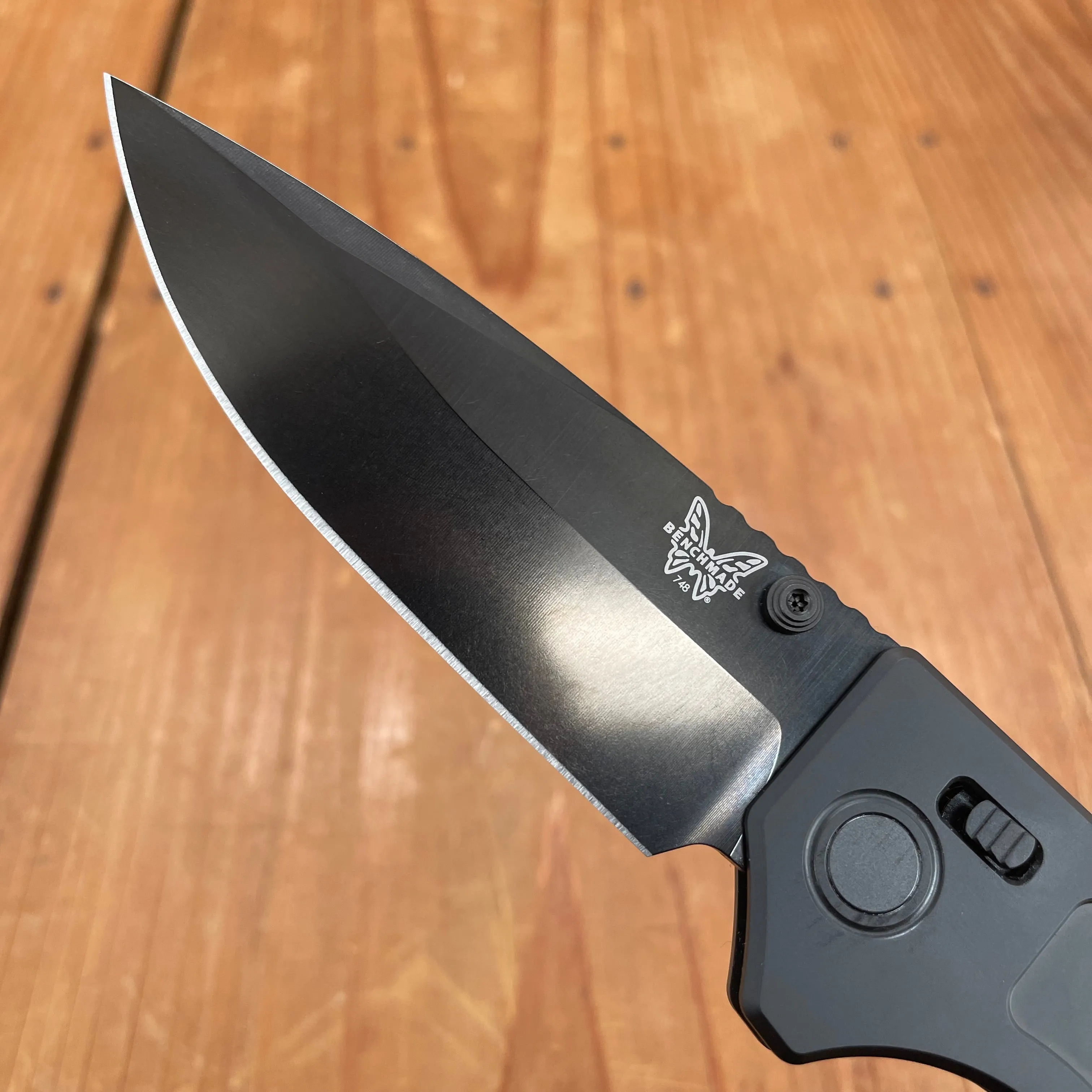 Benchmade 748BK-01 Narrows Drop Point Black Titanium